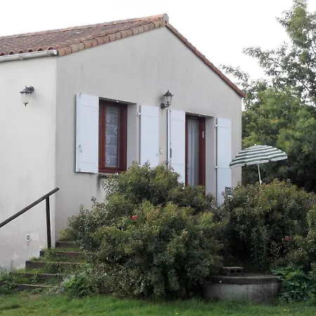Maison Individ. Au Calme, 1,5 Km Plage, Grd Terrain Arbore, Proche Commerces, 1 Ch., Tv Cable, Animaux Ok. - Fr-1-22-238