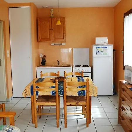 Maison Individ. Au Calme, 1,5 Km Plage, Grd Terrain Arbore, Proche Commerces, 1 Ch., Tv Cable, Animaux Ok. - Fr-1-22-238